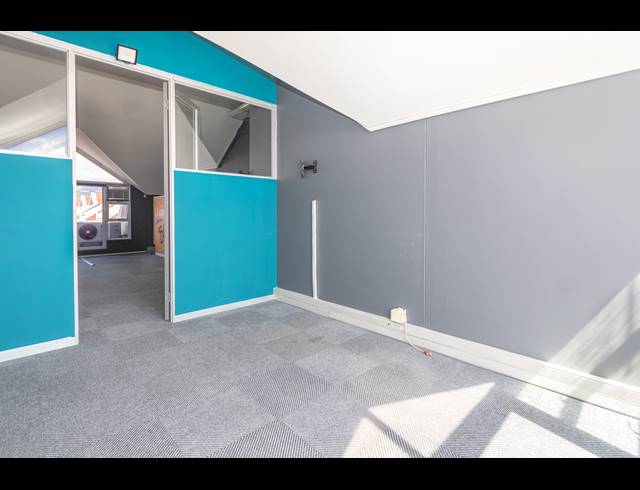 99M² OFFICE TO LET IN CENTURY CITY